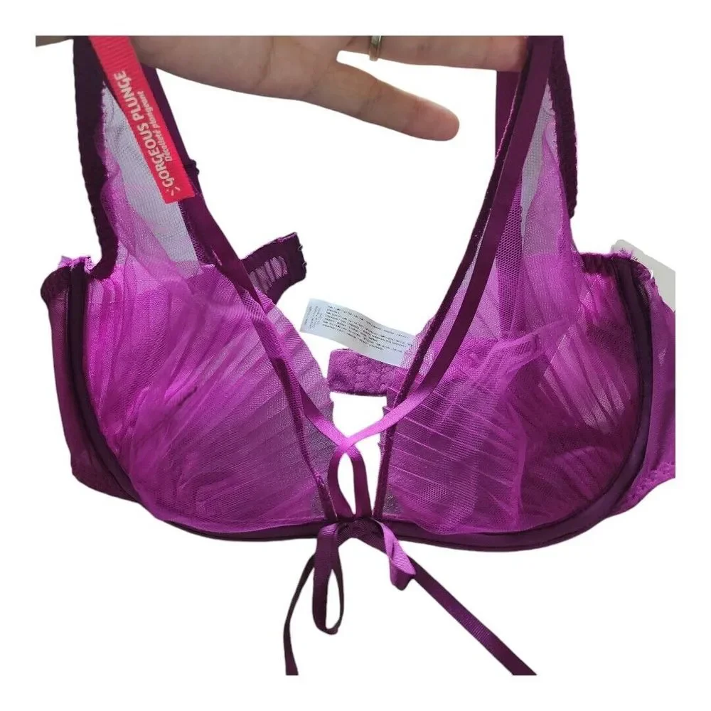 NWT $68 Passionata by Chantelle Charmeuse Underwire Bra Size 36D Sheer‎ Bow Sexy